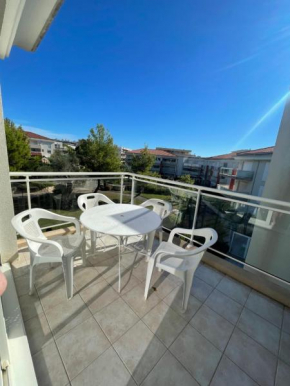 Deux pièces climatisé plage à pied et garage